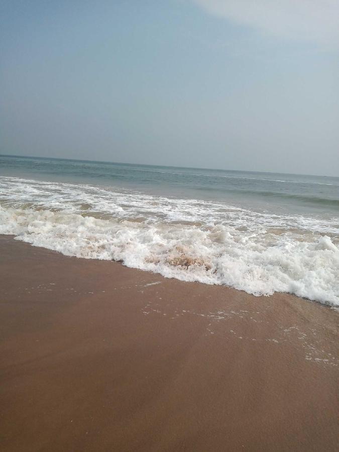 Oyo Royal Ruby Enclave Hotel Puri Exterior photo